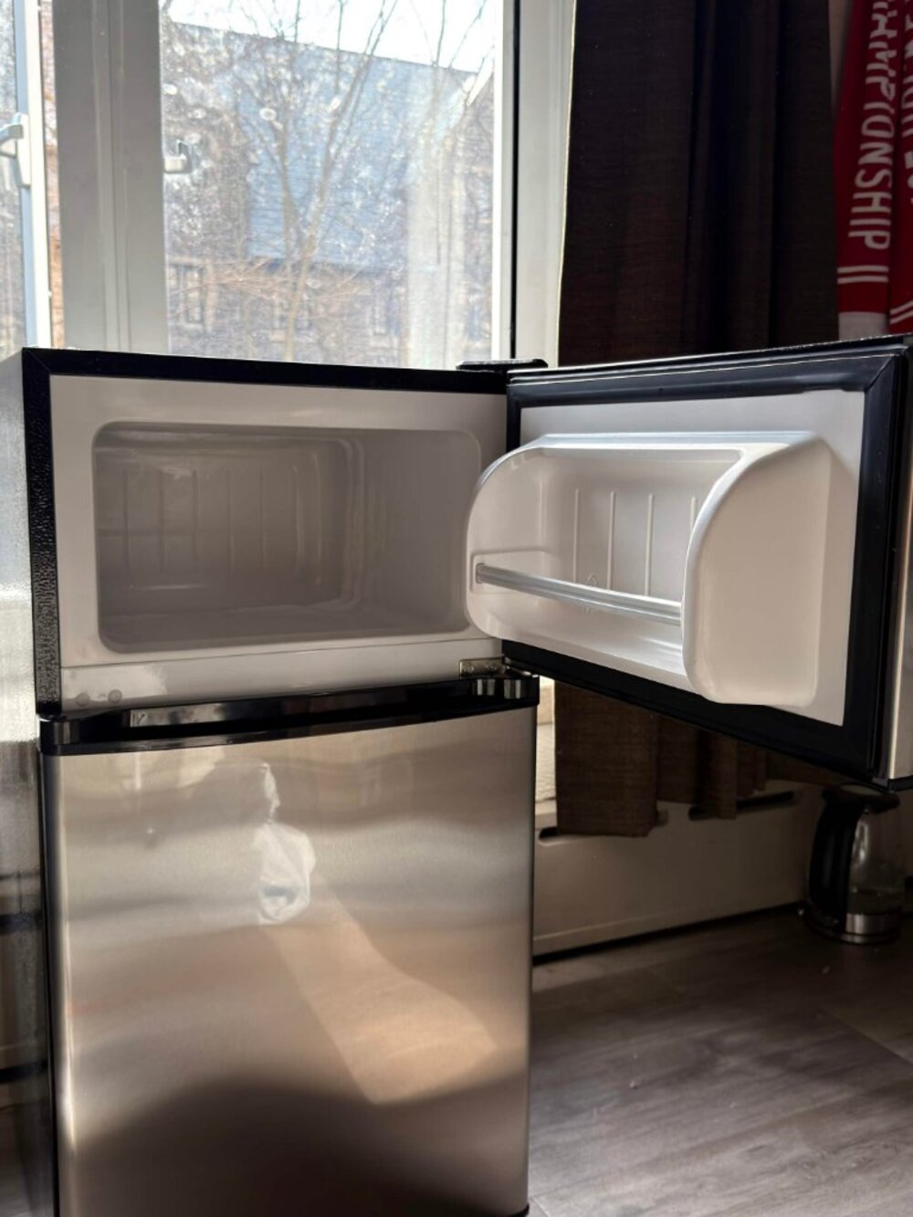 Compact Mini Refrigerator - Picture 3 of 9